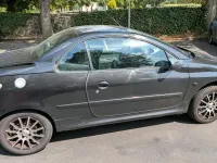 Gebraucht Peugeot 206 CC 109 PS (80 kW) 2004 Schwarz Cabrio