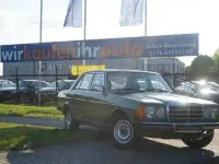 Gebraucht Mercedes 200 60 PS (44 kW) 1979 Grün Limousine
