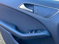 Gebraucht Mercedes B180 122 PS (89 kW) 2012 Schwarz Van / Kleinbus