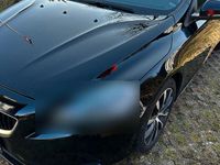 Gebraucht Volvo V40 122 PS (89 kW) 2019 Schwarz Limousine