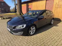 Gebraucht Volvo V60 Momentum 150 PS (110 kW) 2016 Blau Kombi