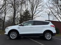 Gebraucht Ford Kuga Titanium 182 PS (133 kW) 2016 Weiß SUV