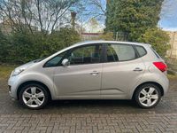 Gebraucht Kia Venga 90 PS (66 kW) 2013 Grau Kleinwagen