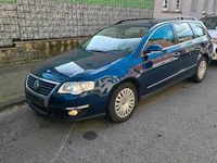 Gebraucht VW Passat 140 PS (102 kW) 2010 Blau Limousine