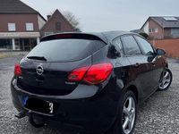 Gebraucht Opel Astra 140 PS (102 kW) 2011 Schwarz Kleinwagen