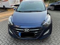 Gebraucht Hyundai i30 101 PS (74 kW) 2016 Blau Limousine