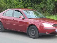 Gebraucht Ford Mondeo 145 PS (106 kW) 2001 Rot Limousine