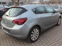 Gebraucht Opel Astra Innovation 110 PS (80 kW) 2012 Silbersee/perl silber (m2) Kleinwagen