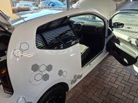Gebraucht VW up! 60 PS (44 kW) 2018 Weiß Kleinwagen