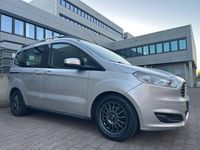 Gebraucht Ford Tourneo 95 PS (69 kW) 2015 Silber Van / Kleinbus