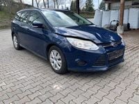 Gebraucht Ford Focus Trend 125 PS (91 kW) 2014 Blau Limousine