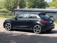 Gebraucht Audi A1 Attraction 86 PS (63 kW) 2013 Schwarz Kleinwagen