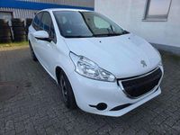 Gebraucht Peugeot 208 Active 68 PS (50 kW) 2013 Weiß Kleinwagen