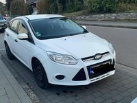 Gebraucht Ford Focus 75 PS (55 kW) 2014 Weiß Limousine