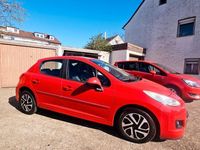Gebraucht Peugeot 207 Premium 95 PS (69 kW) 2011 Rot Limousine
