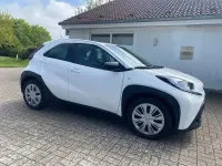 Gebraucht Toyota Aygo Play 72 PS (52 kW) 2022 Super white 2 Kleinwagen