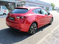 Gebraucht Mazda 3 Sports-Line 120 PS (88 kW) 2018 Rot (metallic) Limousine