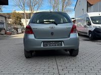 Gebraucht Toyota Yaris 70 PS (51 kW) 2006 Silber Kleinwagen