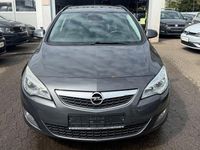 Gebraucht Opel Astra Edition 140 PS (102 kW) 2012 Karbongrau/technical grey Kombi