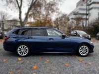 Gebraucht BMW 318 156 PS (114 kW) 2023 Blau Kombi