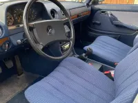 Gebraucht Mercedes 200 109 PS (80 kW) 1983 Weiß Limousine
