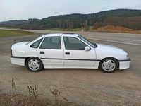 Gebraucht Opel Vectra 150 PS (110 kW) 1990 Weiß Kleinwagen