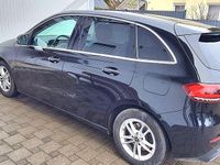 Gebraucht Mercedes B200 163 PS (119 kW) 2019 Schwarz Van / Kleinbus