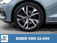 Gebraucht Volvo V60 Core 163 PS (119 kW) 2024 Metallic Kombi