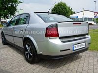 Gebraucht Opel Vectra Elegance 125 PS (91 kW) 2004 Silber metallic Limousine