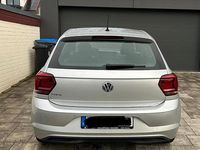 Gebraucht VW Polo Highline 95 PS (69 kW) 2018 Silber Kleinwagen
