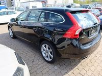 Gebraucht Volvo V60 Momentum 181 PS (133 kW) 2014 Schwarz Kombi