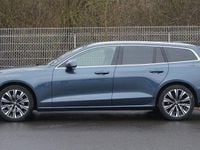 Gebraucht Volvo V60 Plus 197 PS (144 kW) 2022 Blau Kombi