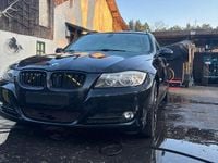 Gebraucht BMW 318 143 PS (105 kW) 2010 Schwarz Kombi