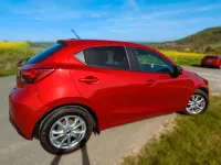 Gebraucht Mazda 2 75 PS (55 kW) 2016 Rot Kleinwagen