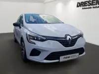 Gebraucht Renault Clio V Equilibre 67 PS (49 kW) 2023 Weiß Limousine