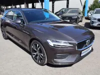 Gebraucht Volvo V60 Core 197 PS (144 kW) 2023 Platinum grey Kombi
