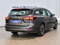 Neu Ford Focus Titanium 125 PS (91 kW) 2025 Magnetic grau Kombi