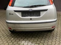 Gebraucht Ford Focus 100 PS (73 kW) 2002 Silber Kleinwagen