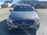 gebraucht Mercedes A180 BlueEfficiency NAVI*LEDER*MTL*EURO6*PDC*