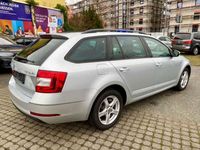 gebraucht Skoda Octavia Combi Clever *Automatik/ NAVI*