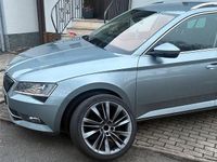 Gebraucht Skoda Superb 200 PS (147 kW) 2019 Grau Kombi