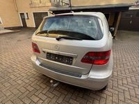 Gebraucht Mercedes B170 116 PS (85 kW) 2008 Silber Van / Kleinbus
