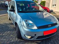Gebraucht Ford Fiesta 80 PS (58 kW) 2004 Blau Limousine