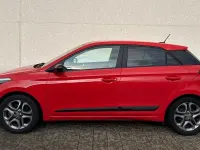 Gebraucht Hyundai i20 Advantage 101 PS (74 kW) 2020 Rot Kleinwagen