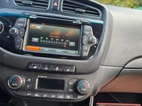 Gebraucht Kia Ceed Spirit 135 PS (99 kW) 2014 Silber Kleinwagen