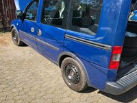 Second-hand Opel Combo 97 CP (71 kW) 2006 Albastru Monovolum