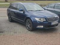Gebraucht Skoda Superb 160 PS (117 kW) 2011 Blau Kombi