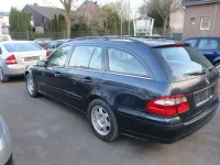 Gebraucht Mercedes E220 150 PS (110 kW) 2004 Schwarz Kombi