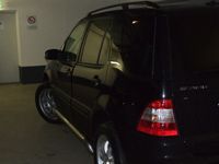 Gebraucht Mercedes ML270 222 PS (163 kW) 2003 Schwarz metallic SUV