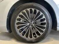 Gebraucht VW Passat Elegance 193 PS (141 kW) 2025 Silber Kombi